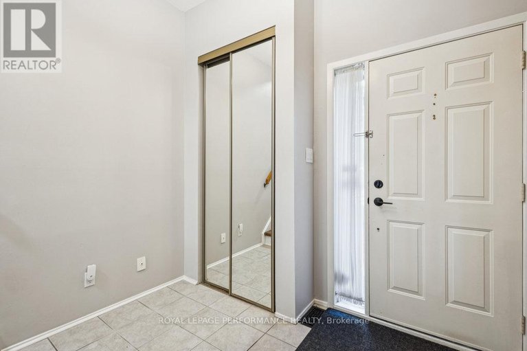 29029572/8-gillespie-crescent/hunt-club-woods/ottawa/ontario/K1V9X8_5