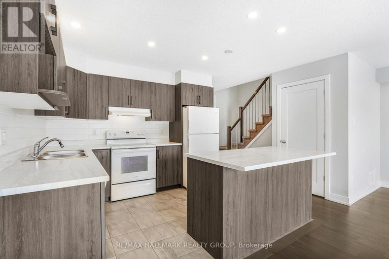 29364224/877-platinum-street/clarencerockland-twp/clarence-rockland/ontario/K4K0H9_10