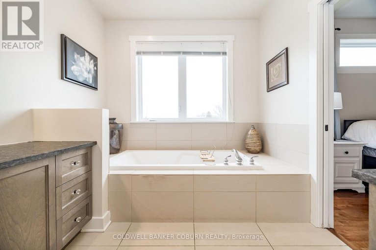 29412290/270-west-lake-circle/huntley-ward-south-east/ottawa/ontario/K0A1L0_26