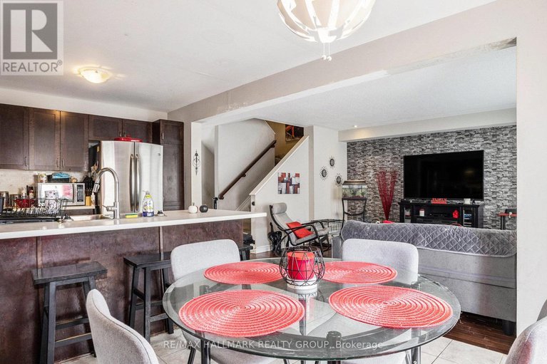 28523089/6349-renaud-road/mer-bleuebradley-estatesanderson-park/ottawa/ontario/K1W0J4_10