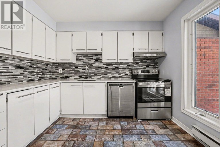 29446778/1367-cedarcroft-crescent/pineview/ottawa/ontario/K1B5G8_18