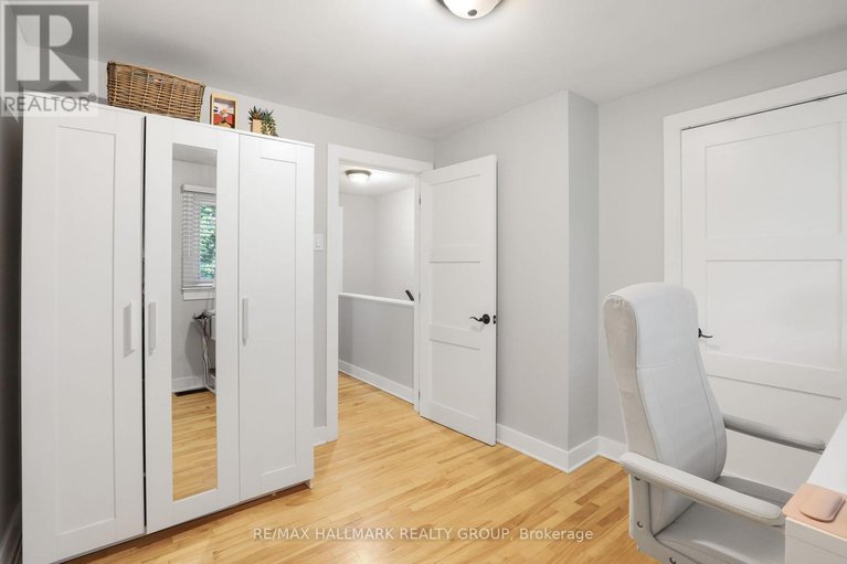28903308/836-borthwick-avenue/castle-heightsrideau-high/ottawa/ontario/K1K2M8_26