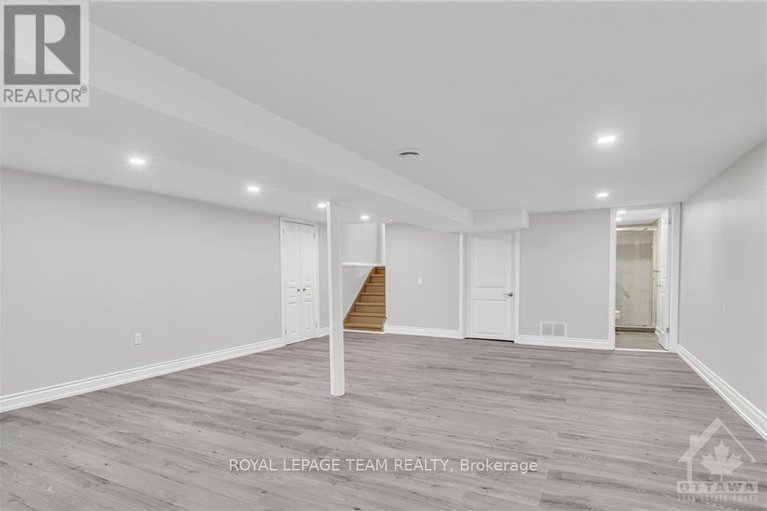 27664923/2196-lenester-avenue/mckellar-heights/ottawa/ontario/K2A1L5_21