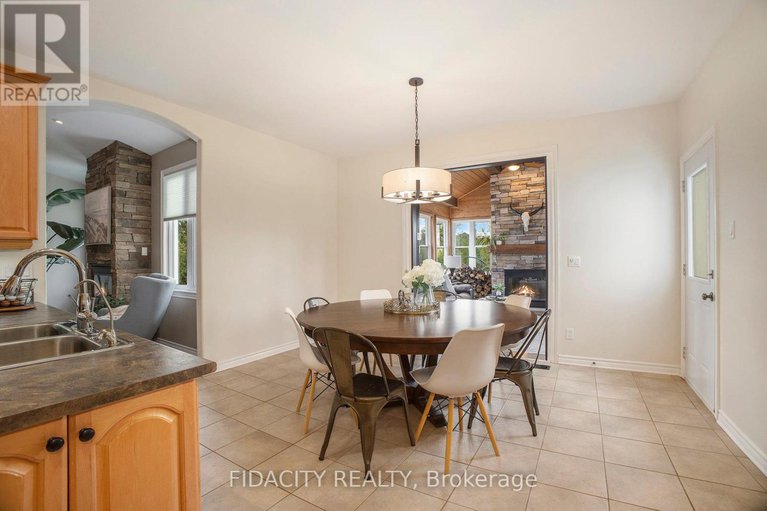 28851560/16-canadian-drive/remainder-of-stittsville-area/ottawa/ontario/K0A1B0_14