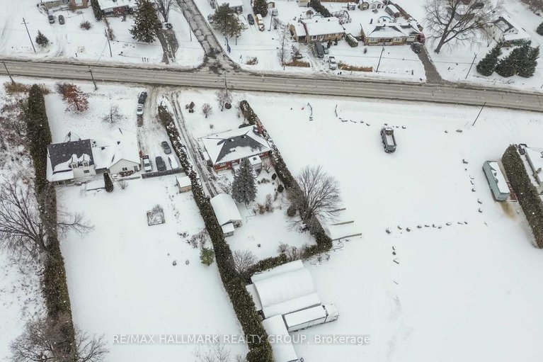 29170356/3654-navan-road/mer-bleuebradley-estatesanderson-park/ottawa/ontario/K4B1H9_42