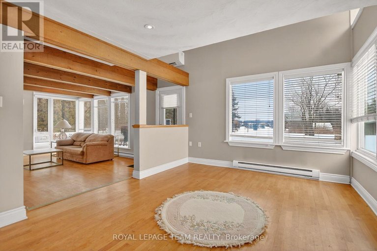 29422751/5965-rideau-valley-drive-n/manotick-south-to-roger-stevens/ottawa/ontario/K4M1B3_11