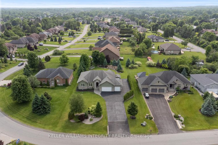 28432498/6373-blossom-trail-drive/greely/ottawa/ontario/K4P0B1_37