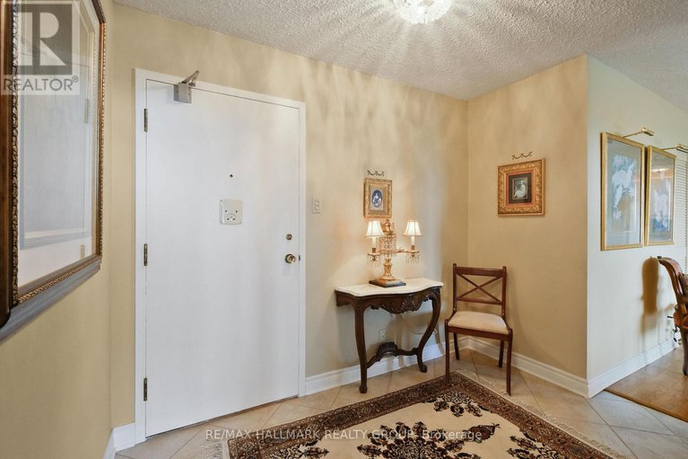 28532567/1605-3360-southgate-road/south-keys/ottawa/ontario/K1V9A6_6