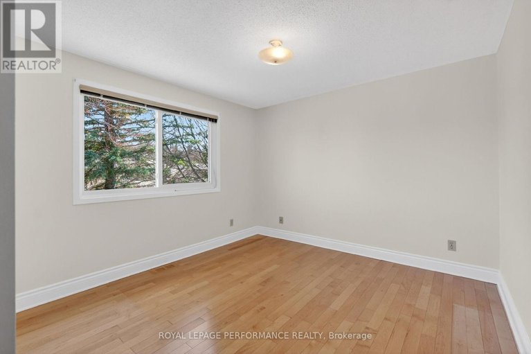 29643949/13-valley-ridge-street/borden-farmstewart-farmcarleton-heightsparkwood-hills/ottawa/ontario/K2E7W1_39