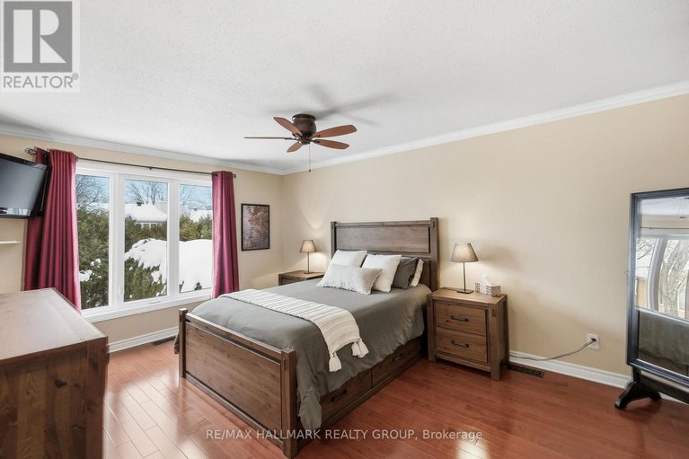 29349074/6066-meadowhill-crescent/chapel-hill/ottawa/ontario/K1C5R9_20