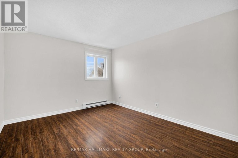 29371944/f-3070-councillors-way/blossom-parkleitrim/ottawa/ontario/K1T2S6_29