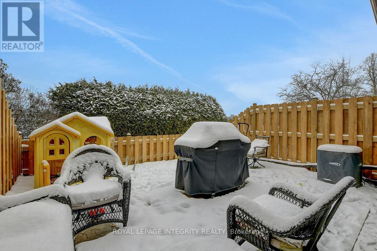 29178454/34-stokes-crescent/glencairnhazeldean/ottawa/ontario/K2L2Z4_36