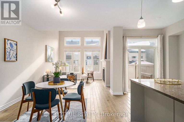 29114743/336-rainrock-crescent/mer-bleuebradley-estatesanderson-park/ottawa/ontario/K1W0J6_6