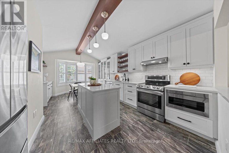 28528939/1244-foxborough-private-e/beaconwood/ottawa/ontario/K1J1E2_9