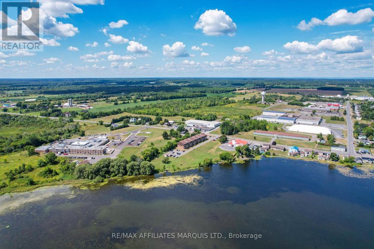 28769103/109-220-kenyon-street-w/alexandria/north-glengarry/ontario/K0C1A0_34