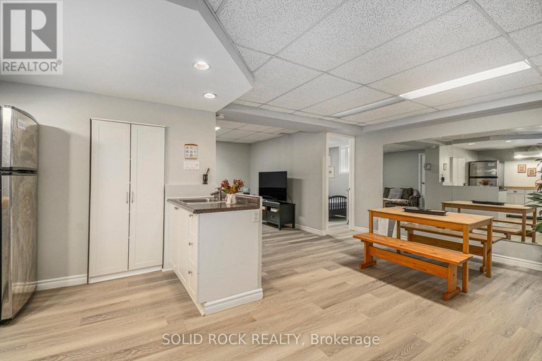 28813811/1674-sansonnet-street-s/chapel-hill/ottawa/ontario/K1C5Y6_29