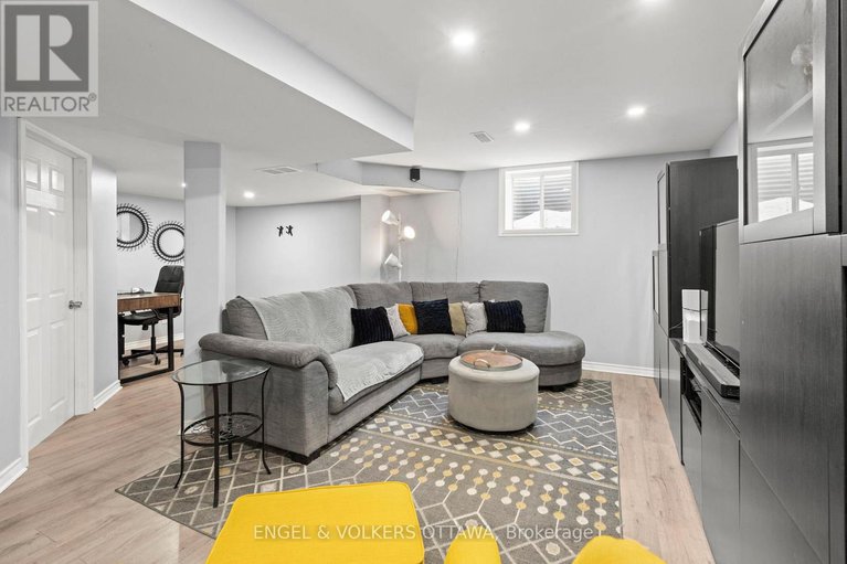 29413886/166-lily-pond-street/emerald-meadowstrailwest/ottawa/ontario/K2M0J5_26