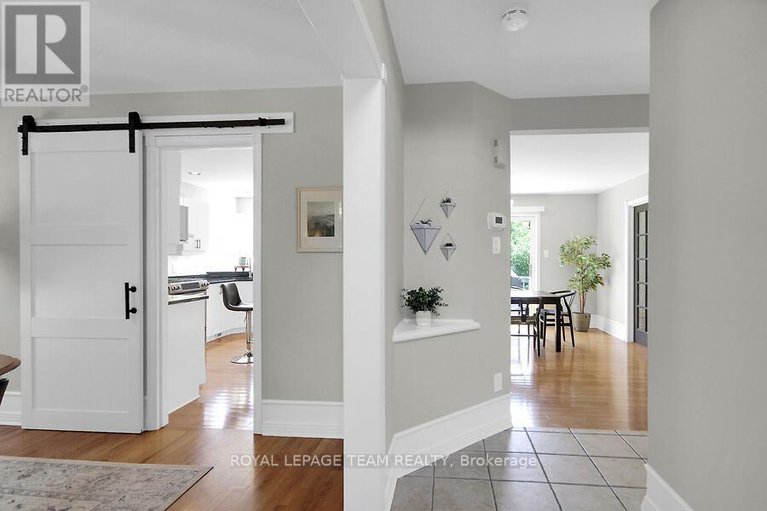 28519843/23-windgate-crescent/emerald-meadowstrailwest/ottawa/ontario/K2M2X1_12