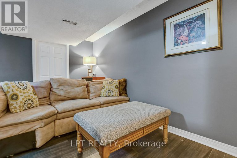 29018996/204-forestglade-crescent/hunt-club-park/ottawa/ontario/K1G6A7_33