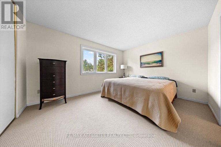 28543390/1293-parc-du-village-road/convent-glen-south/ottawa/ontario/K1C7B2_23