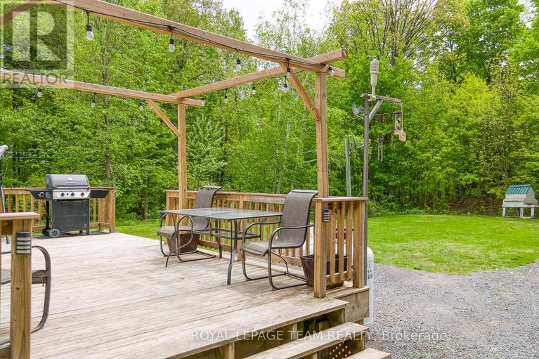 28363594/285-drummond-11-concession/drummond-n-elmsley-drummond-twp/drummondnorth-elmsley/ontario/K7C0C5_12