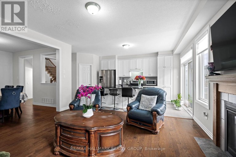 28653089/716-summergaze-street/emerald-meadowstrailwest/ottawa/ontario/K2M0L4_12