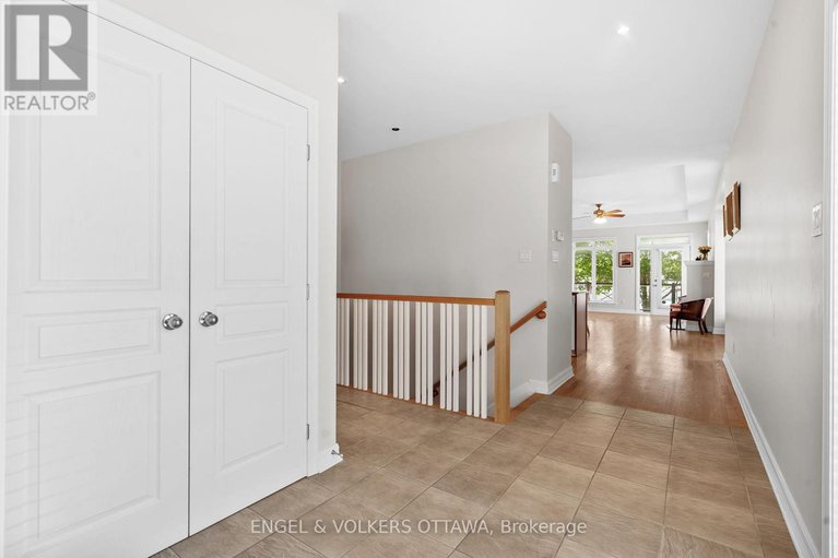 28655114/120-manorhill-private/urbandale-acres/ottawa/ontario/K1H2J4_7