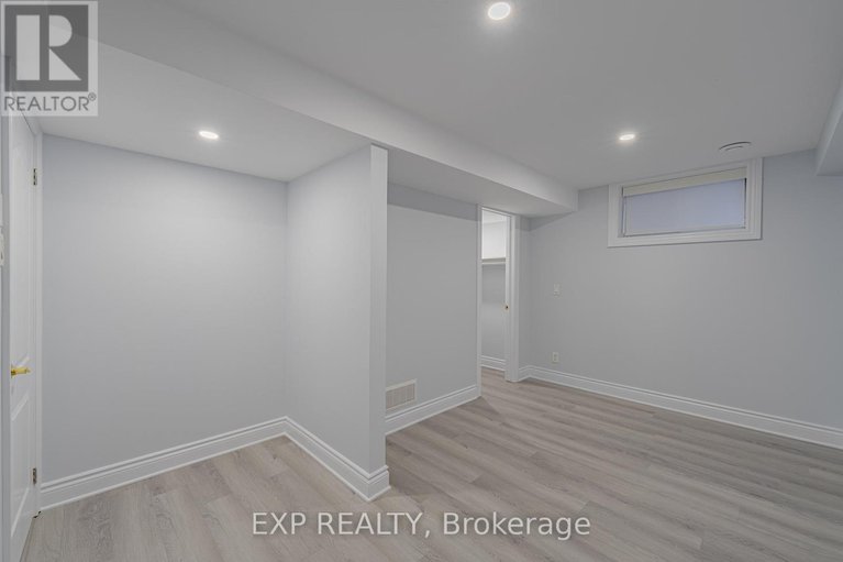 29139967/11-wellsmere-court/rideau-heightsrideau-river/ottawa/ontario/K2E8C2_45