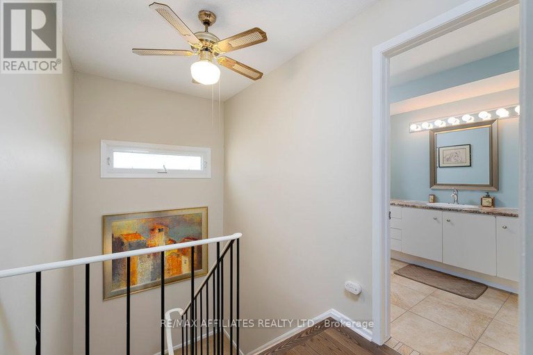 28488846/34-105-weeping-willow-lane/beaverbrook/ottawa/ontario/K2K1E6_19