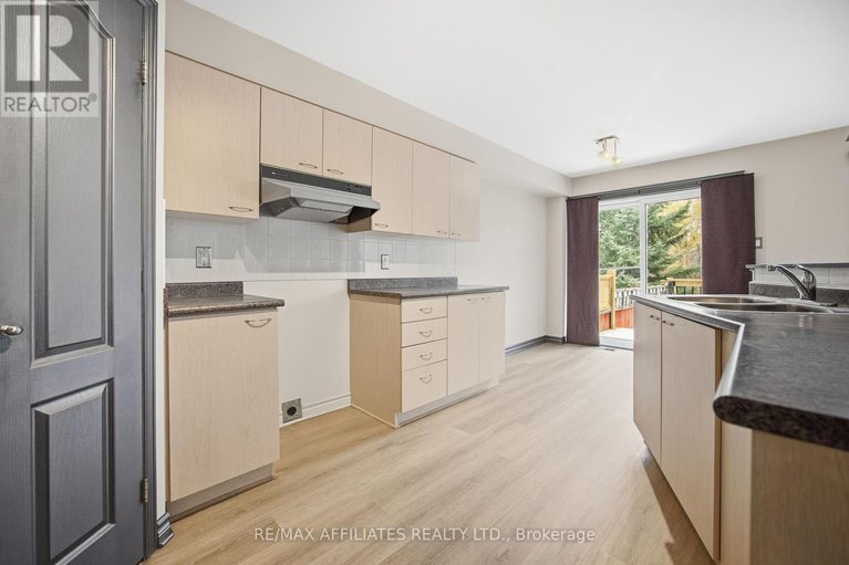29125287/137-hearst-way/katimavik/ottawa/ontario/K2L4G5_10