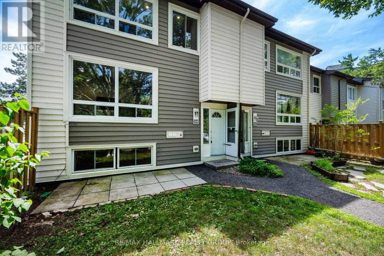 28896443/m-15-banner-road/sheahan-estatestrend-village/ottawa/ontario/K2H8T3_2