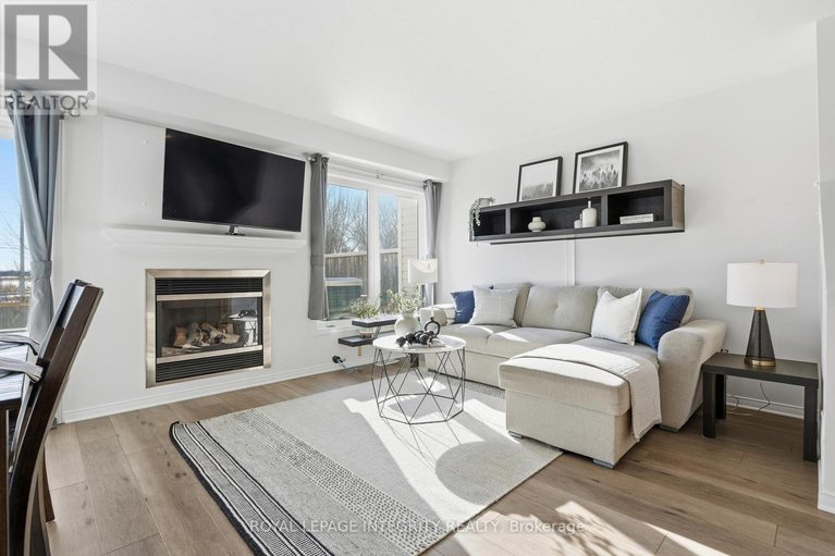 29420692/356-hillsboro-private/emerald-meadowstrailwest/ottawa/ontario/K2M3B1_2