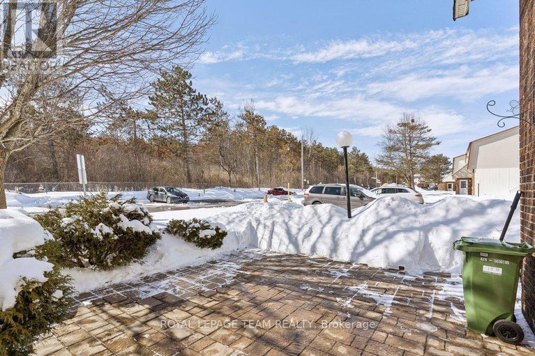 29406078/109-15b-forester-crescent/westcliffe-estates/ottawa/ontario/K2H8Y1_26