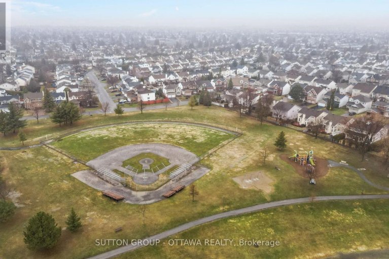 29615591/540-des-conifers-crescent/fallingbrookgardenway-south/ottawa/ontario/K4A3E2_48