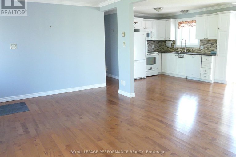 28795359/1225-campeau-crescent/town-of-rockland/clarence-rockland/ontario/K4K1B6_9
