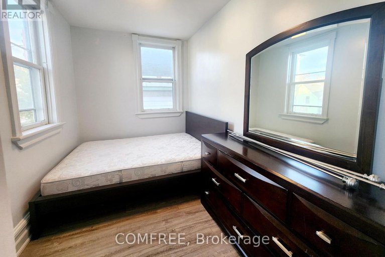 28963681/274-bell-street-s/west-centre-town/ottawa/ontario/K1S4J8_16
