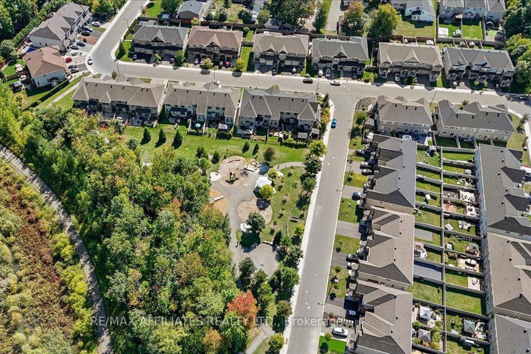 28911964/342-melodie-street/mer-bleuebradley-estatesanderson-park/ottawa/ontario/K1W0H9_46