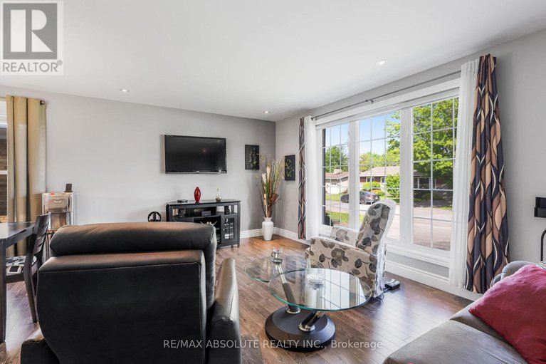 28345912/1727-chene-street/town-of-rockland/clarence-rockland/ontario/K4K1K5_5