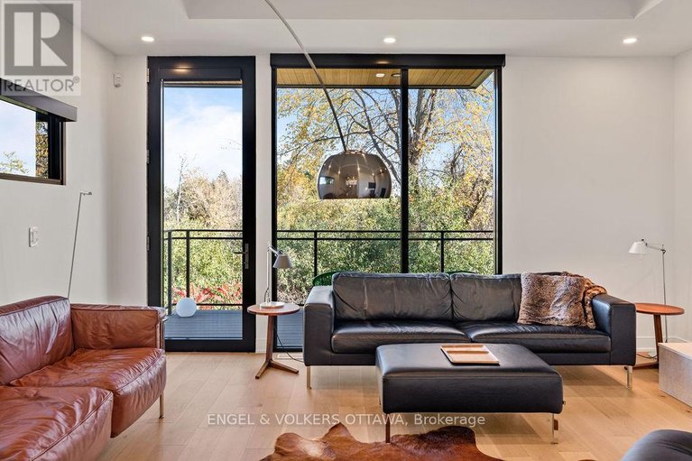 29568129/127-peridot-private/experimental-farm/ottawa/ontario/K2C3M3_23