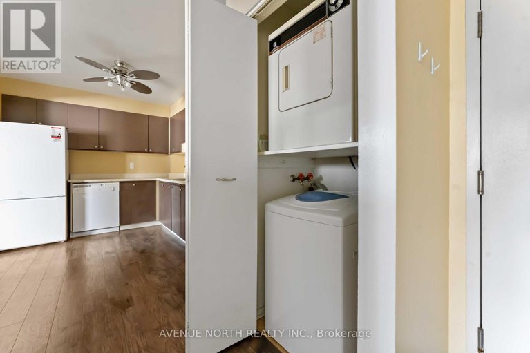 29011609/200-214-viewmount-drive/borden-farmstewart-farmcarleton-heightsparkwood-hills/ottawa/ontario/K2E7X3_21