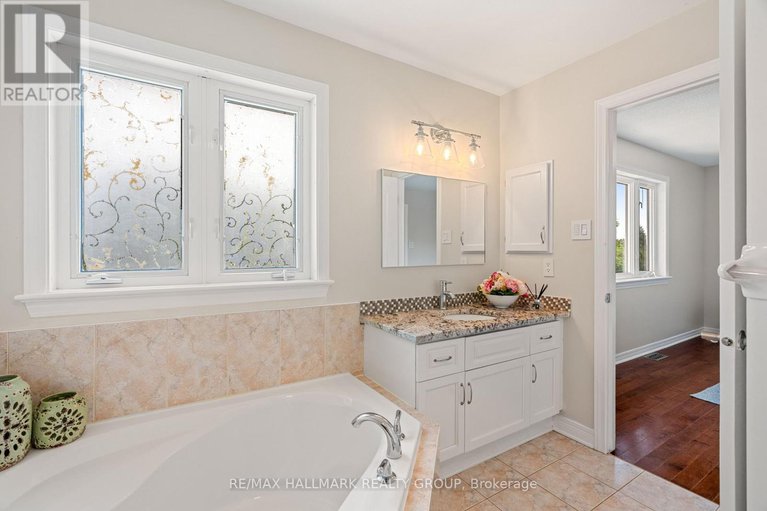 28760262/41-smoketree-crescent-e/stittsville-north/ottawa/ontario/K2S2B8_25