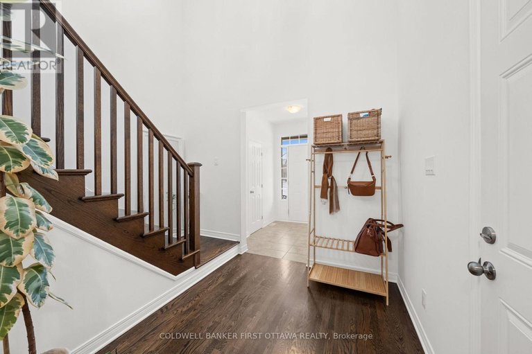 29585353/220-dave-smith-crescent/riverside-southgloucester-glen/ottawa/ontario/K4M0B7_7