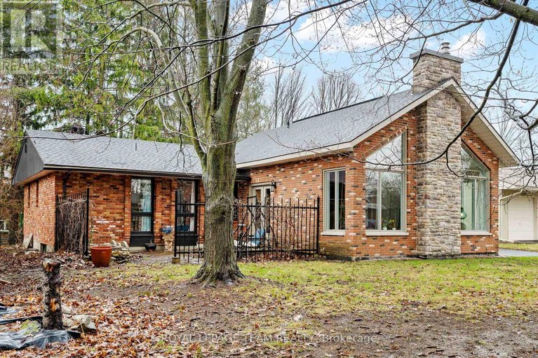 29622529/33-rutherford-crescent/beaverbrook/ottawa/ontario/K2K1N1_3