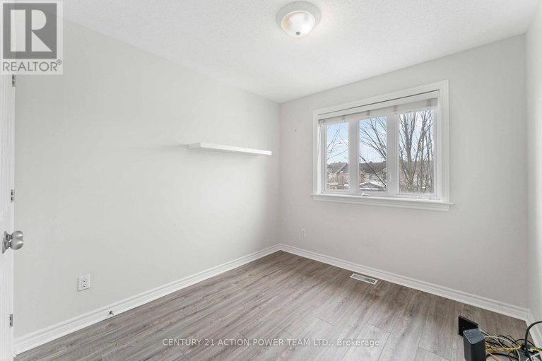 28387395/965-gosnell-terrace/fallingbrookgardenway-south/ottawa/ontario/K4A5C5_21
