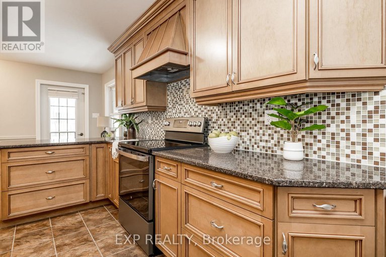 29248960/74-malcolm-street/almonte/mississippi-mills/ontario/K0A1A0_13