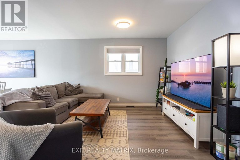 29601453/474-queen-street/winchester/north-dundas/ontario/K0C2K0_8