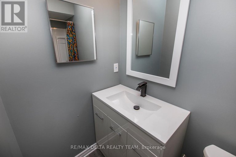 29517311/8-323-monica-crescent/bilberry-creekqueenswood-heights/ottawa/ontario/K1E3N6_38