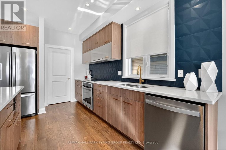 29049191/251-joshua-street/mer-bleuebradley-estatesanderson-park/ottawa/ontario/K1W0H3_18