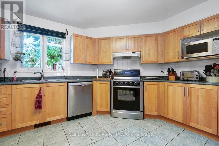 28836978/6-stockport-private/ottawa-centre/ottawa/ontario/K2P2J3_16
