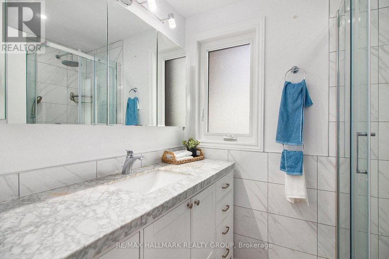 28994507/1118-chateau-crescent/orleans-wood/ottawa/ontario/K1C2E1_22